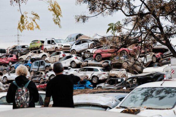 Silencio del ministro ante la desaparicion de 800 coches en la dana que deberan devolver las ayudas