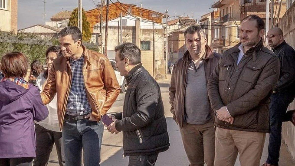 Descubre la Verdad Detrás de "Nadie Conoce a Nadie" Un Análisis Profundo