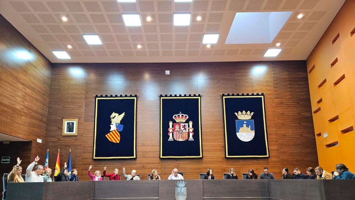 Oropesa Aprueba el Plan Financiero 2026 y Declara a la Virgen de la Paciencia Alcaldesa Perpetua