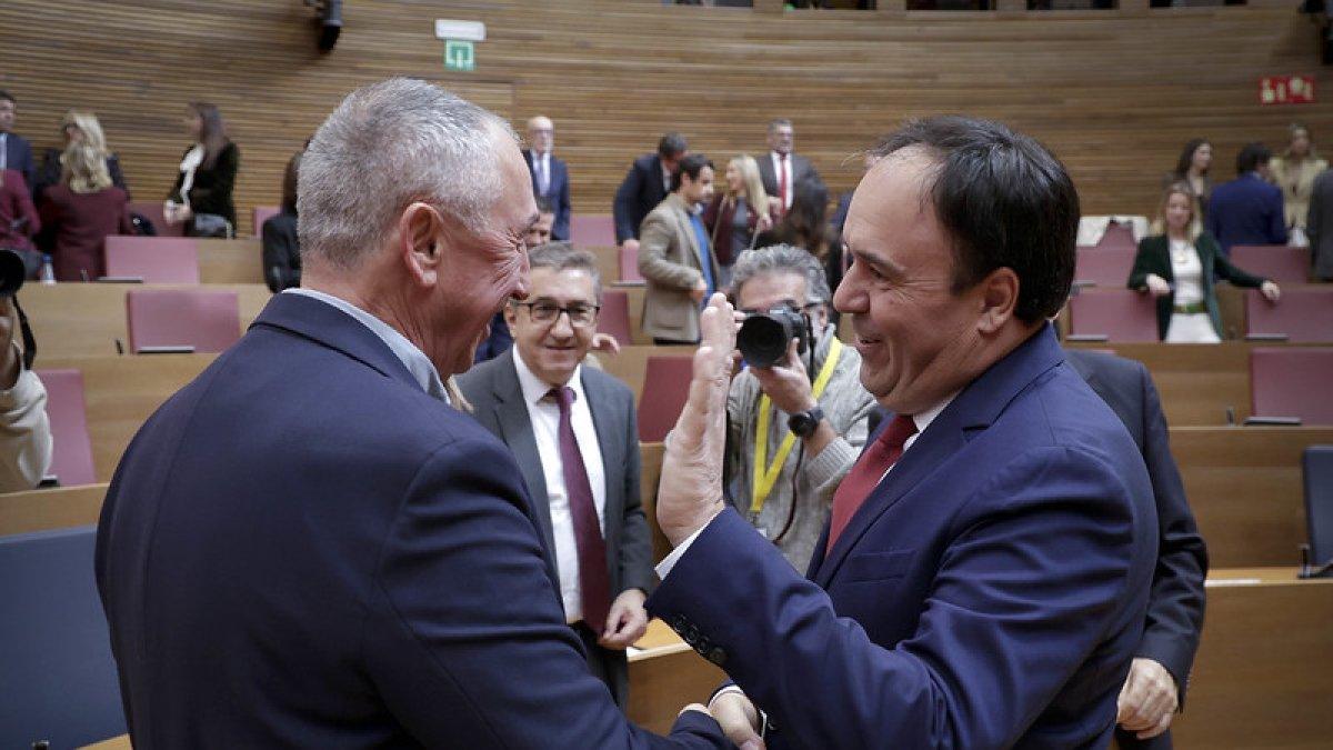 "Descubre el Futuro y el Pasado de la Comunidad Valenciana: Análisis de 'Y si' y 'Pos ya que'"
