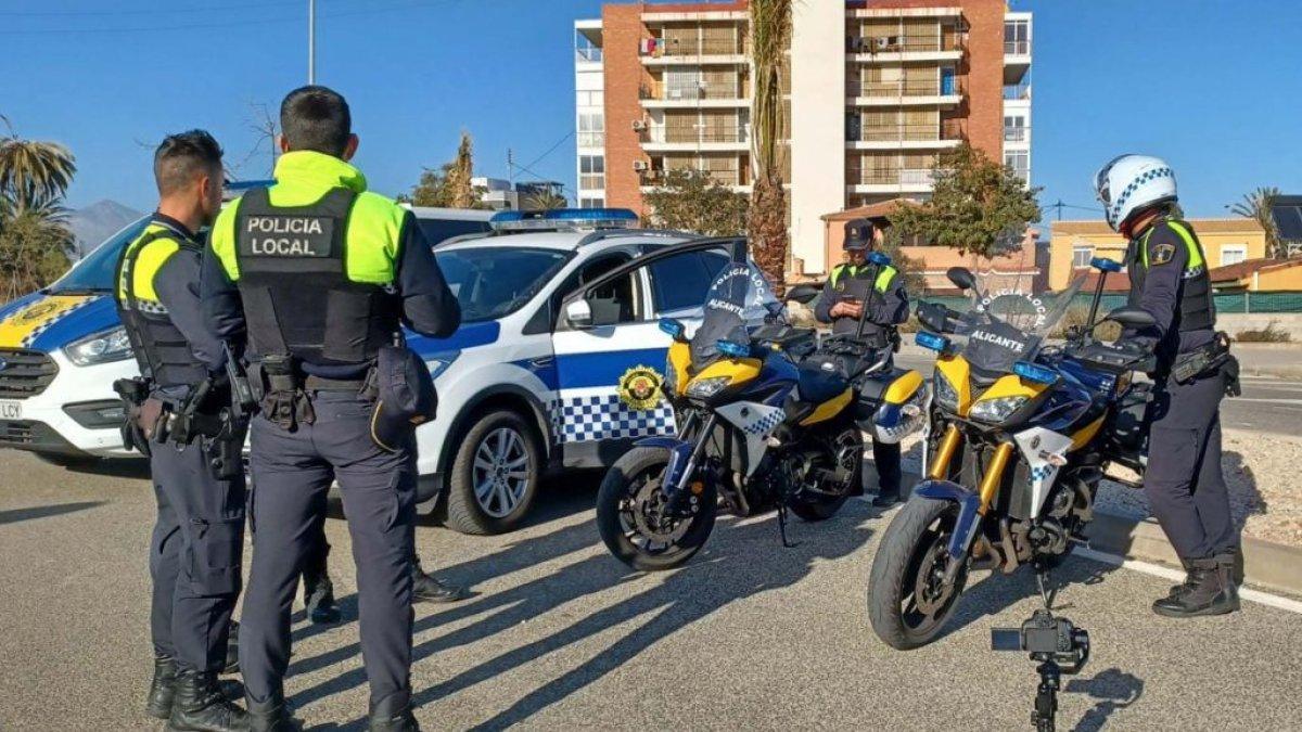 Alicante Fortalece su Seguridad: Compra de 43 Armas de Fuego y 5 Dispositivos de Inmovilización para la Policía Local