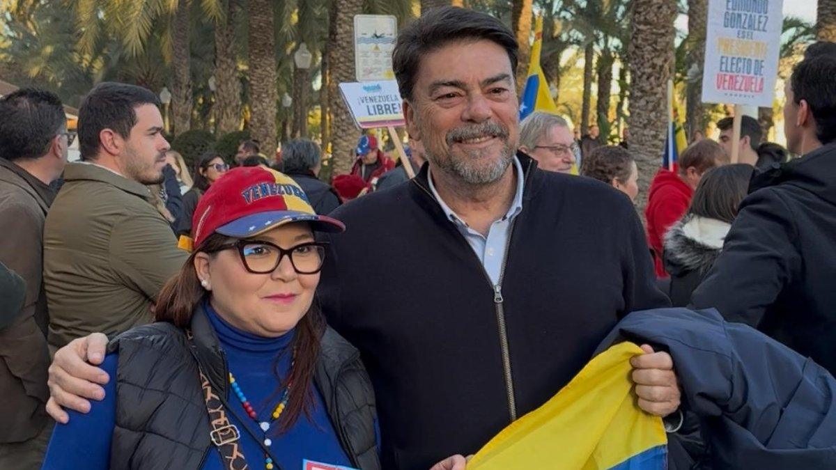 El alcalde de Alicante celebra a María Corina Machado y a la comunidad venezolana de 7.200 residentes en la ciudad