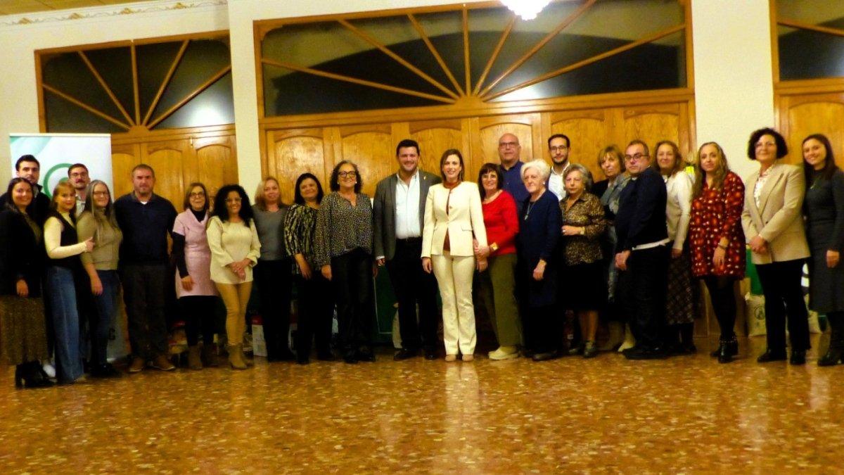 Cena Anual de la Asociación Contra el Cáncer en Albal: 150 Asistentes y 3.861 Euros Recaudados para la Lucha Contra el Cáncer
