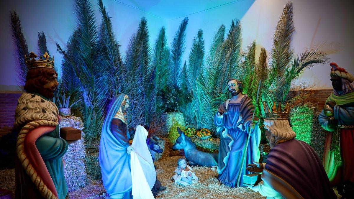 Descubre la Magia de la Exposición de Belenes en el Mercat de Sant Gregori de Torrent