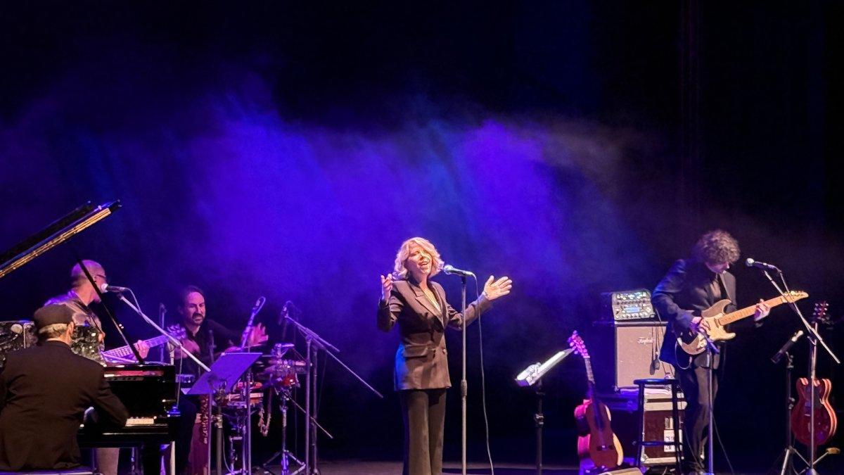 Sole Giménez Deslumbra con un Concierto Inolvidable en L'Auditori de La Nucía