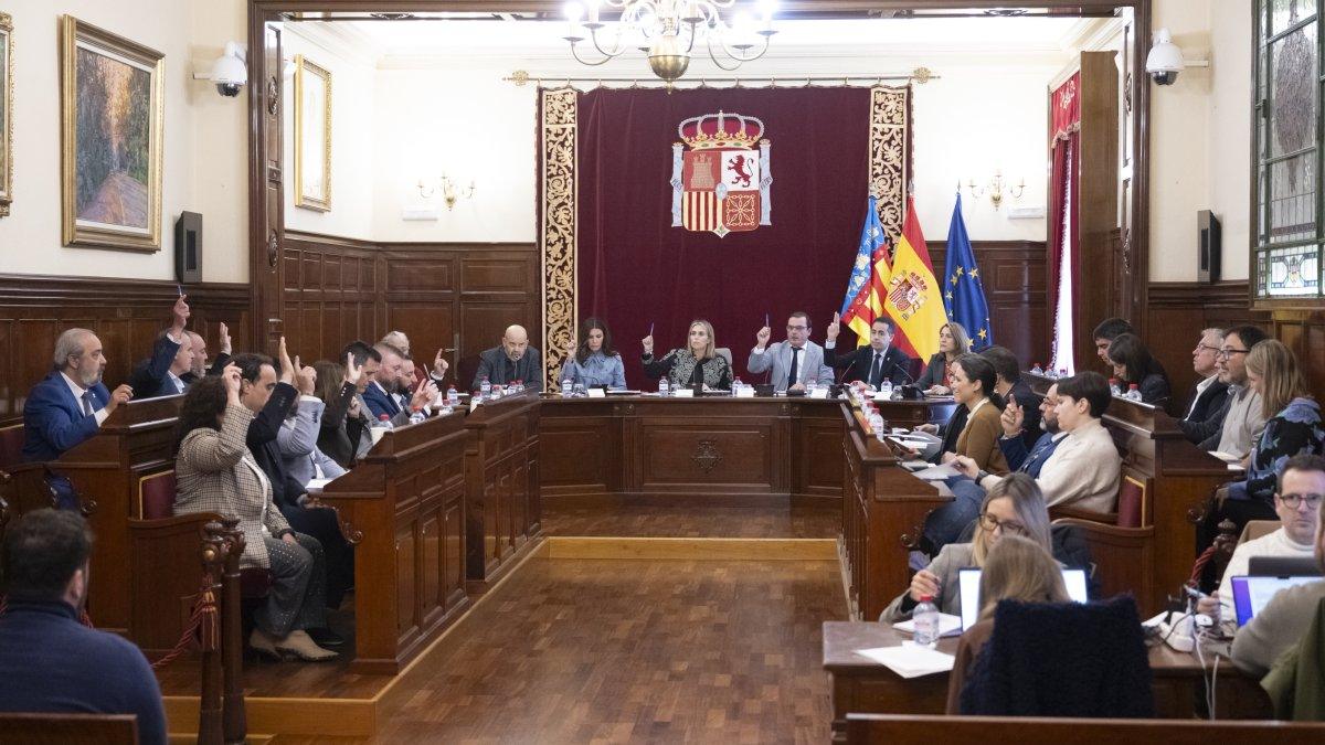 Diputación de Castellón Urge al Gobierno a Aprobar Presupuestos para Asegurar Inversiones Esenciales para los Castellonenses