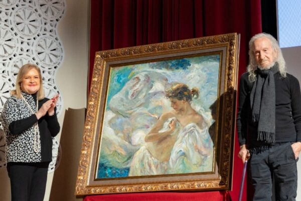 Pepe Royo, el renombrado pintor valenciano, dona su obra "Mítica" al Ateneo Mercantil de Valencia