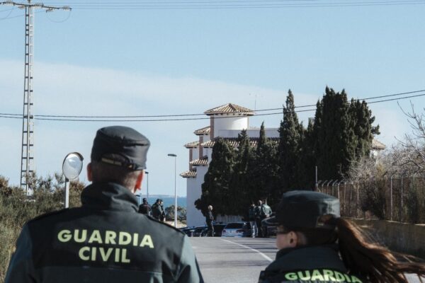 Doble Crimen en Elche: Okupas y Delincuentes Reincidentes Revelan Fallos del Sistema Judicial