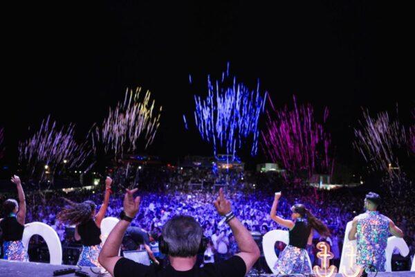 Despedida de Año en Torrent: Música, Campanadas y Espectacular Show de Fuegos Artificiales