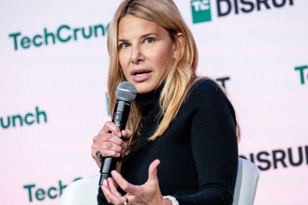 OpenAI Nombra a la Ex CEO de Slack como Nueva Directora de Ingresos para Impulsar el Crecimiento Empresarial