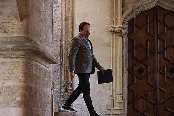 La Primera Entrevista Exclusiva del Presidente de la Generalitat Valenciana se Estrena en À Punt este Martes