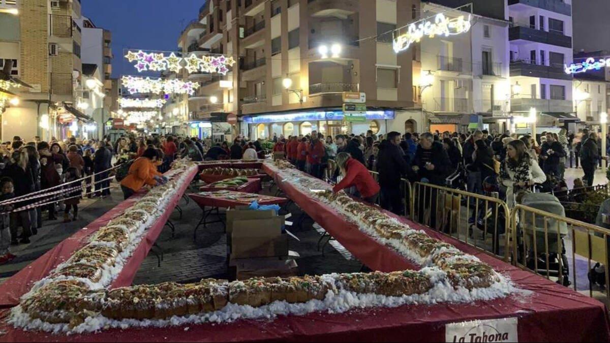 Utiel se alista para disfrutar de un Roscón gigante de 60 metros en la víspera de Reyes