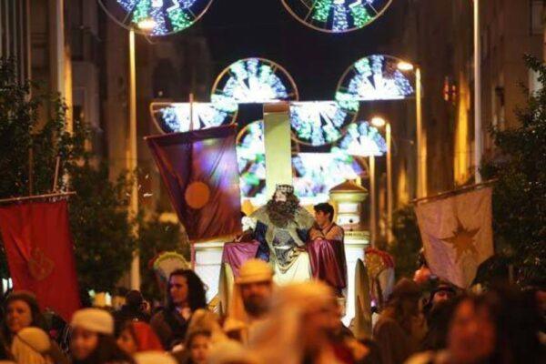Elche Traslada el Campamento Real y Elimina Alquiler de Sillas por Riesgo de Lluvias