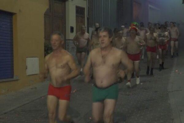 Font de la Figuera: ¡Recibirá el 2026 en Calzoncillos! Un Año Inesperado y Divertido