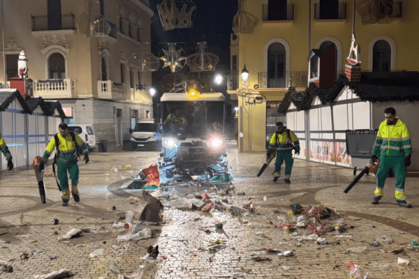 Elche limpia sus calles: 400 toneladas de residuos retiradas durante Navidad y Año Nuevo