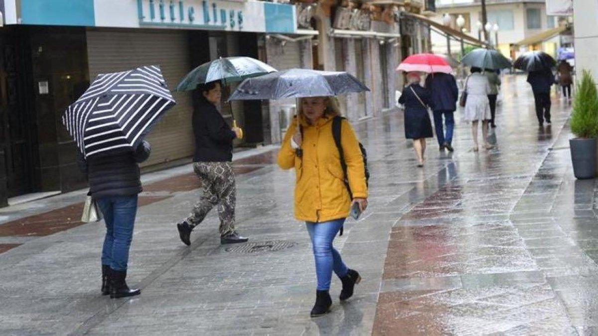 Alerta Naranja por Lluvias en el Litoral Norte de Alicante y Amarilla en el Sur de Valencia: ¡Prepárate!