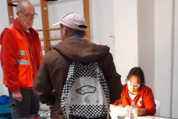 Cruz Roja refuerza su ayuda humanitaria en Alicante ante la alerta de frío extremo
