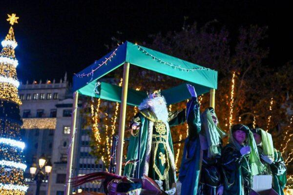 Descubre las impresionantes fotos de la Cabalgata de Reyes Magos en Valencia
