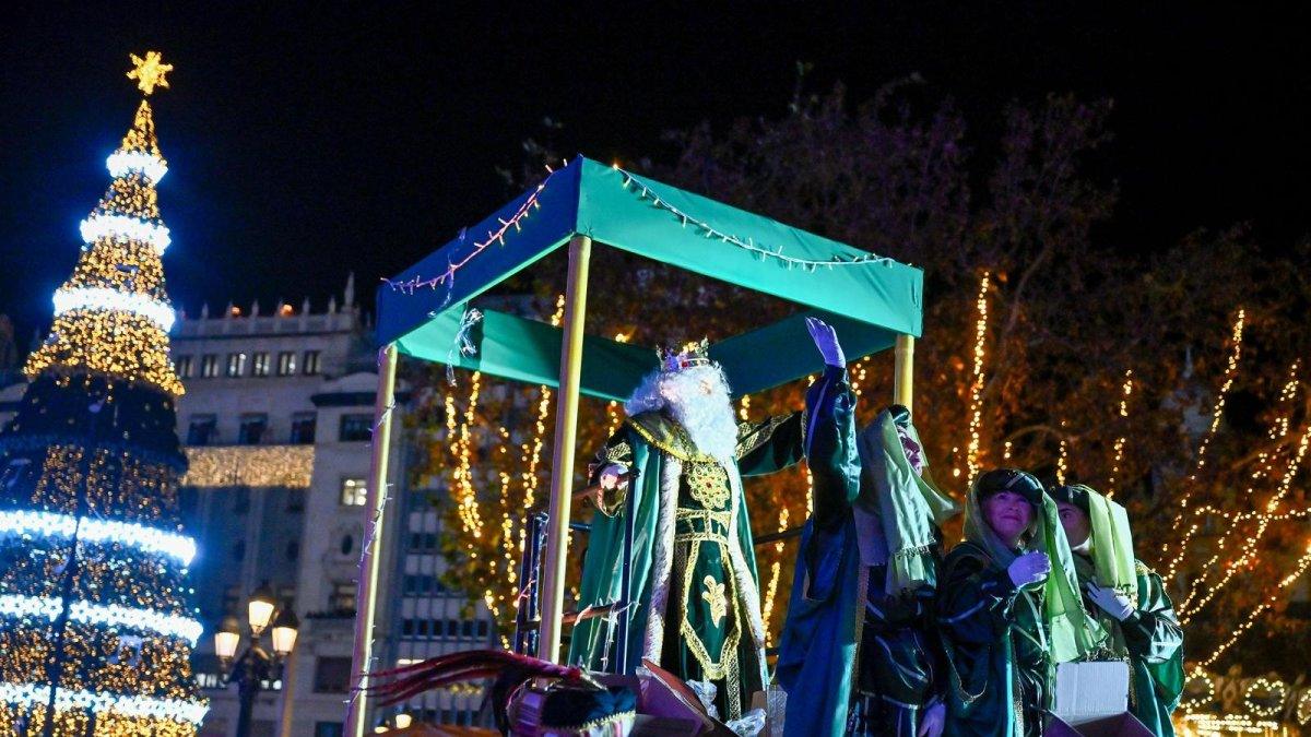 Descubre las impresionantes fotos de la Cabalgata de Reyes Magos en Valencia