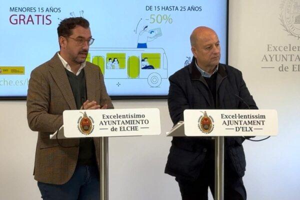 Elche: jóvenes disfrutan del transporte urbano gratuito