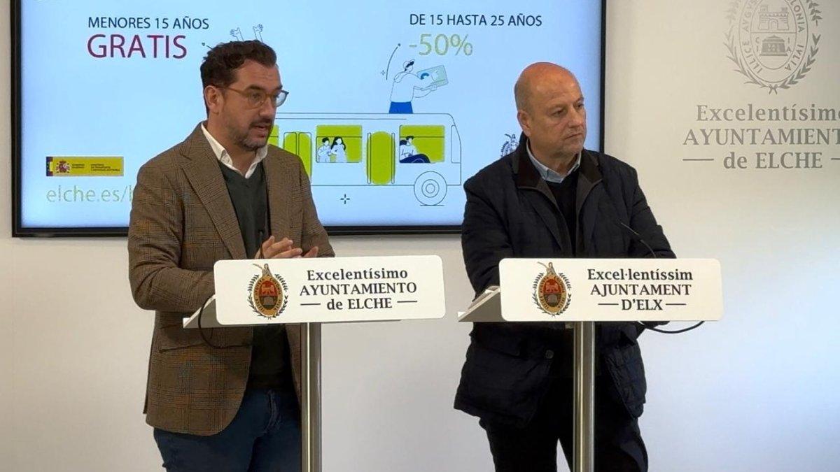 Elche: jóvenes disfrutan del transporte urbano gratuito