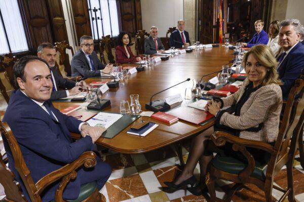 El Consell califica de "impresentable" la negociación de Sánchez con independentistas catalanes sobre el reparto de fondos públicos