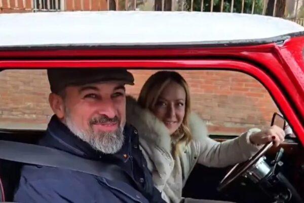 "Abascal y Meloni: La Comedia Española que No Te Puedes Perder"
