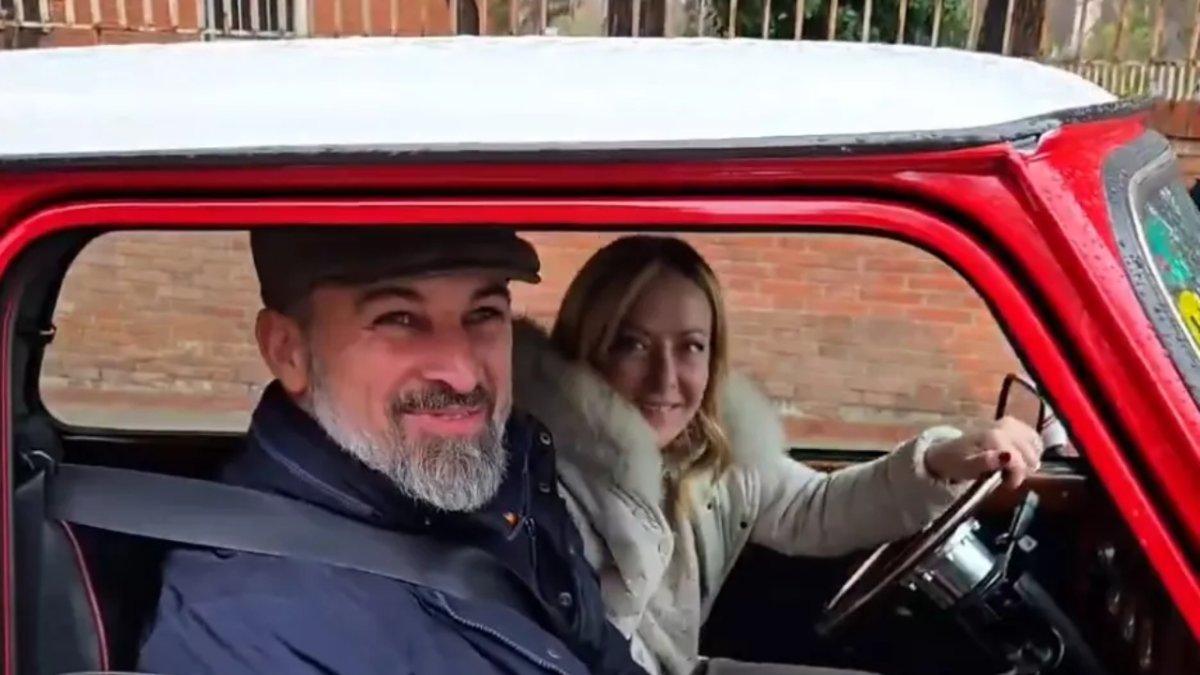 "Abascal y Meloni: La Comedia Española que No Te Puedes Perder"