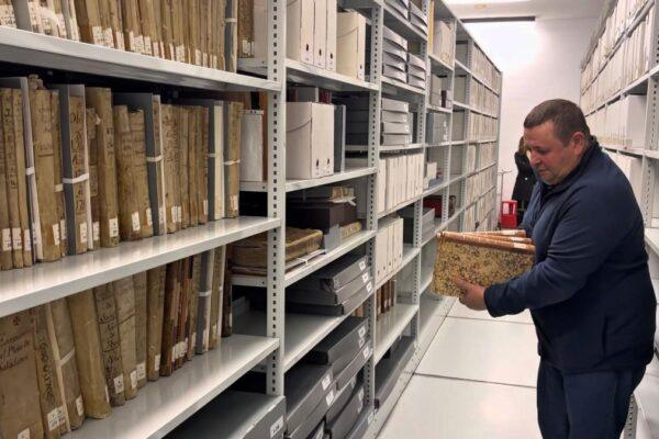Elche Protege su Patrimonio: Conservación del Archivo Histórico Municipal Asegurada