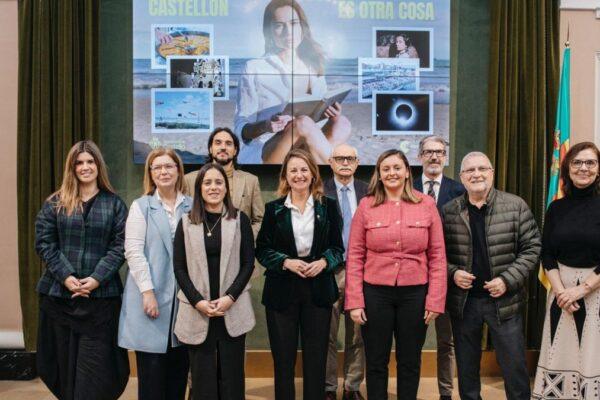 Castellón Brilla en Fitur: El Impacto de un Lema Viral de First Dates