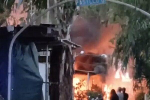 Incendio en El Perelló: Desalojo y Momentos de Tensión en Camping Local