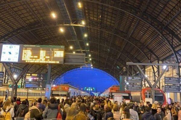 Valencia solicita auditoría urgente para Cercanías y AVE tras deterioro del servicio y recientes accidentes