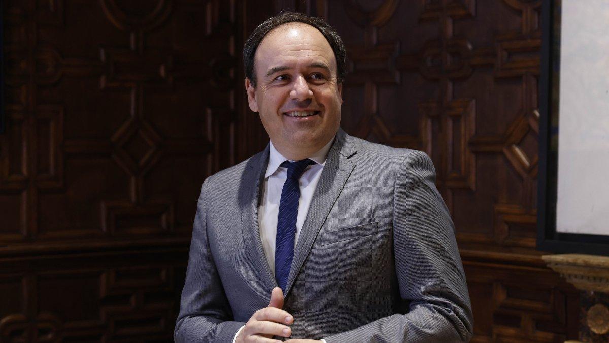 Pérez Llorca y Morant: Posible Reunión para Alcanzar Acuerdos Tras Plantón de Compromís