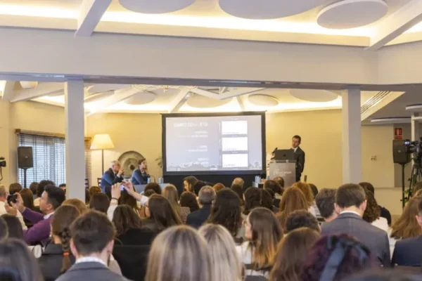 Descubre el 28 Congreso Oftalmológico FacoElche: Cirugías en Vivo y Retos de la Miopía