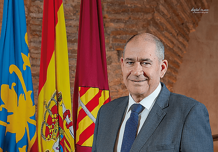 Concejal de Alzira lanza comentarios machistas hacia su compañera: "Menudo escote llevas" y otras frases inapropiadas