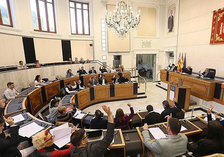 Lourdes Llopis, Concejala de El Campello, Renuncia a su Cargo como Diputada Provincial del PP