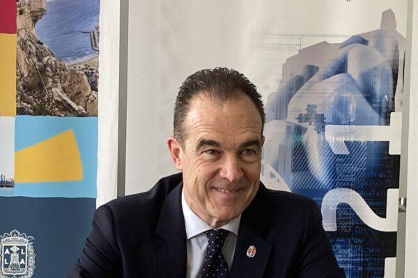 Antonio Peral toma las riendas de Urbanismo en Alicante tras la salida de Rocío Gómez por su vinculación con las VPP
