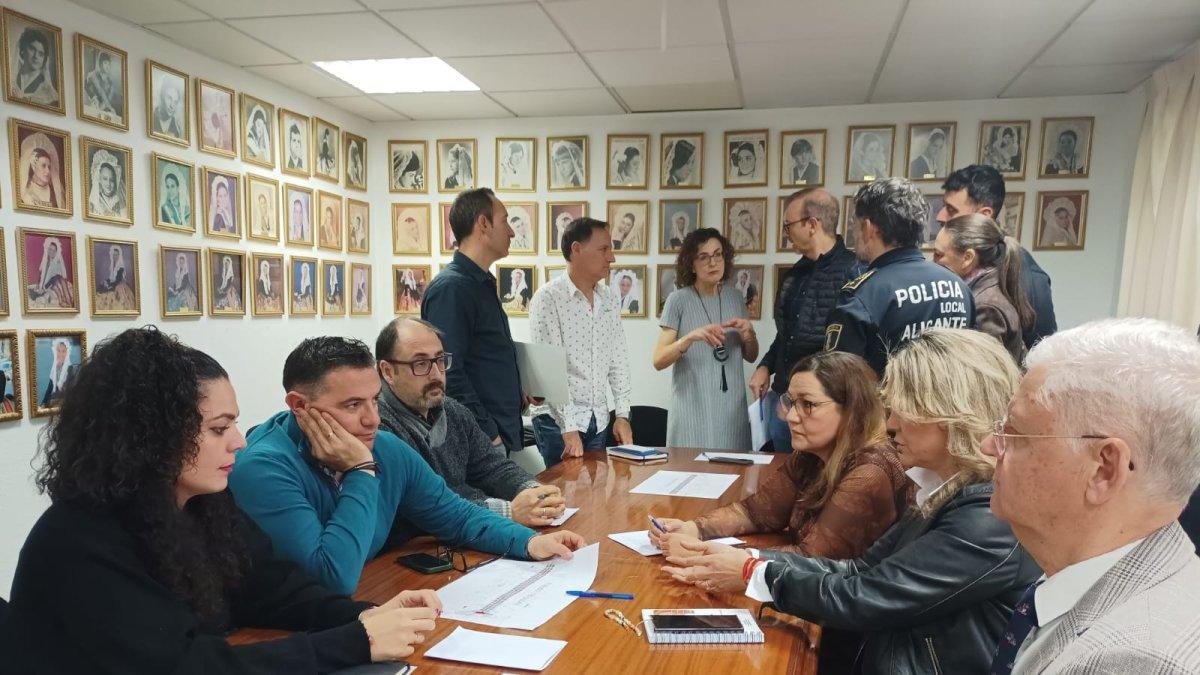 Gala de Candidatas a Bellea en la Rambla Méndez Núñez: Acuerdo entre Ayuntamiento y Fogueres