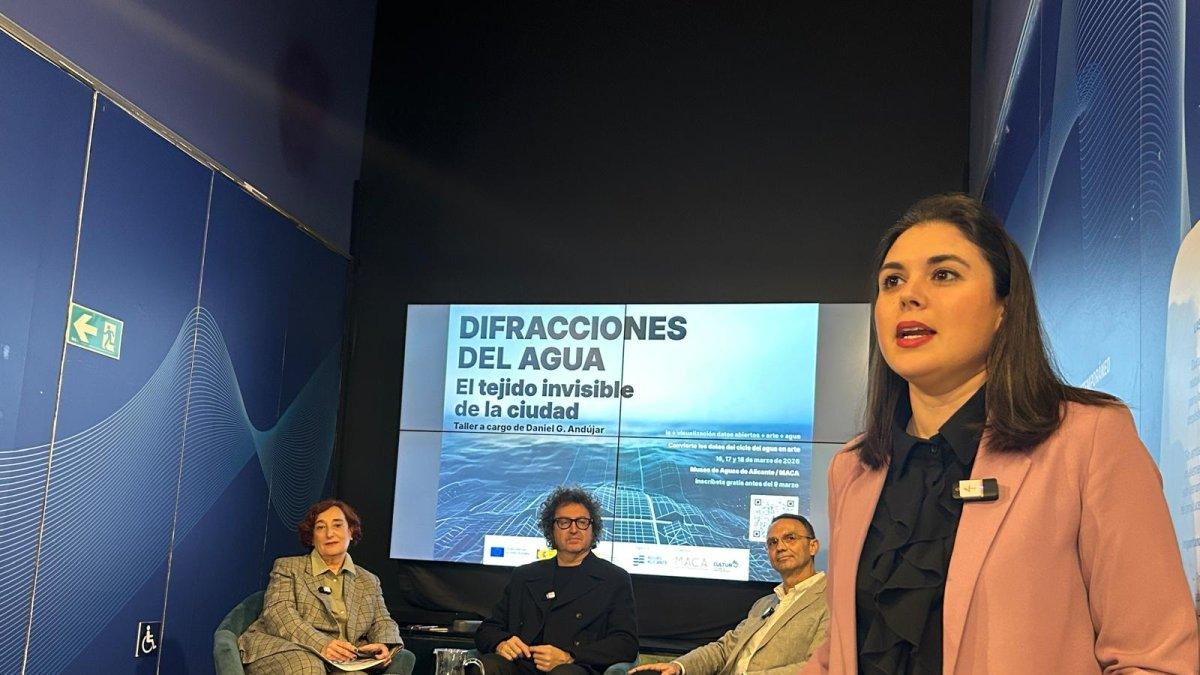 "Difracciones del Agua: El Ciclo Hídrico de Alicante Transformado en Arte"