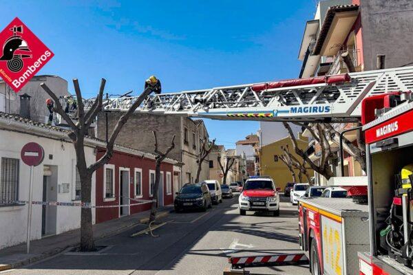Alicante en alerta: Viento huracanado de hasta 131 km/h provoca 37 intervenciones de bomberos en pocas horas