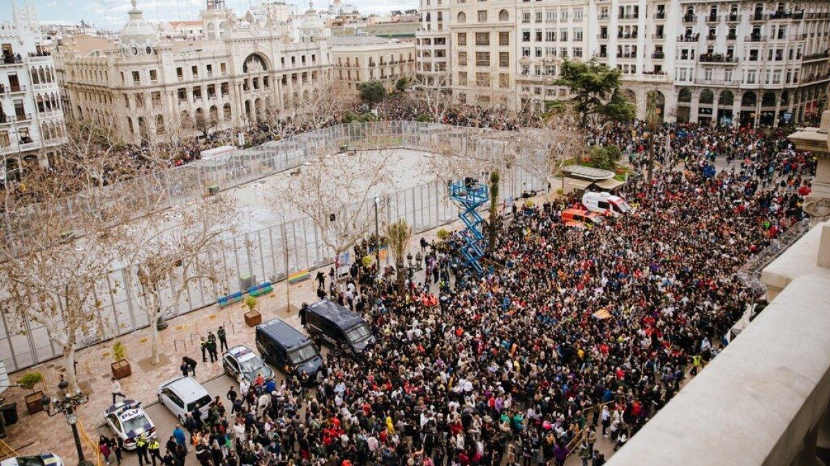 Más de 6,000 Agentes Garantizarán la Seguridad en las Fallas de Valencia