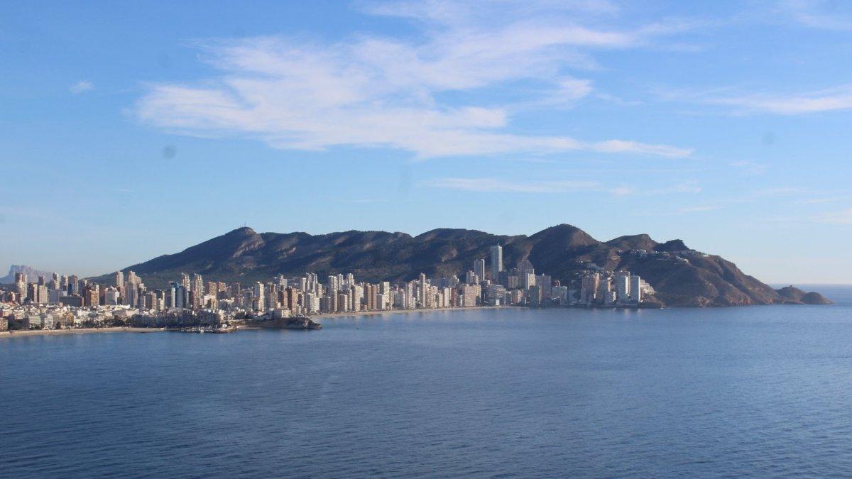 Benidorm Negocia el Pago de Más de 283 Millones de Deuda de Serra Gelada