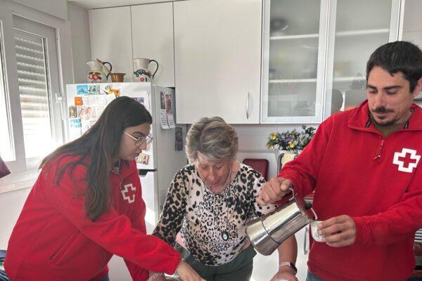 Elche Implementa el Innovador "Código NES" para Combatir la Soledad en Personas Mayores