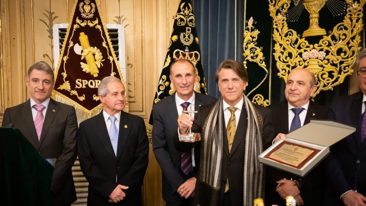 Fabregat de Rojas Asume el Cargo de Abanderado de la Junta Mayor de Semana Santa en Orihuela