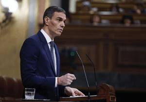 Sánchez Defiende en Pleno su Postura Contra el Blanqueamiento de Vox en Adamuz