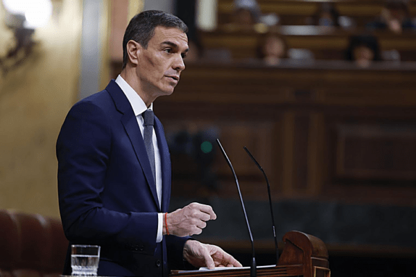 Sánchez Defiende en Pleno su Postura Contra el Blanqueamiento de Vox en Adamuz