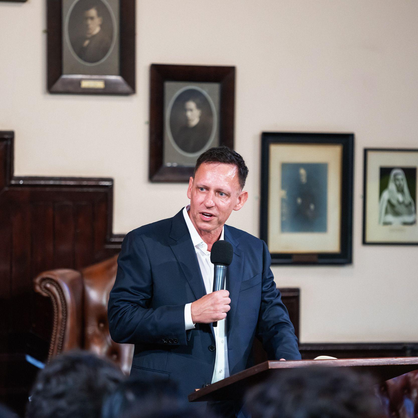 Descubre la Inusual Dieta de Peter Thiel: El Millonario que Aspira a la Inmortalidad según los Archivos Epstein