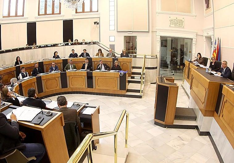 Pleno Extraordinario en la Diputación: Toni Pérez Aborda el Bono Comercio