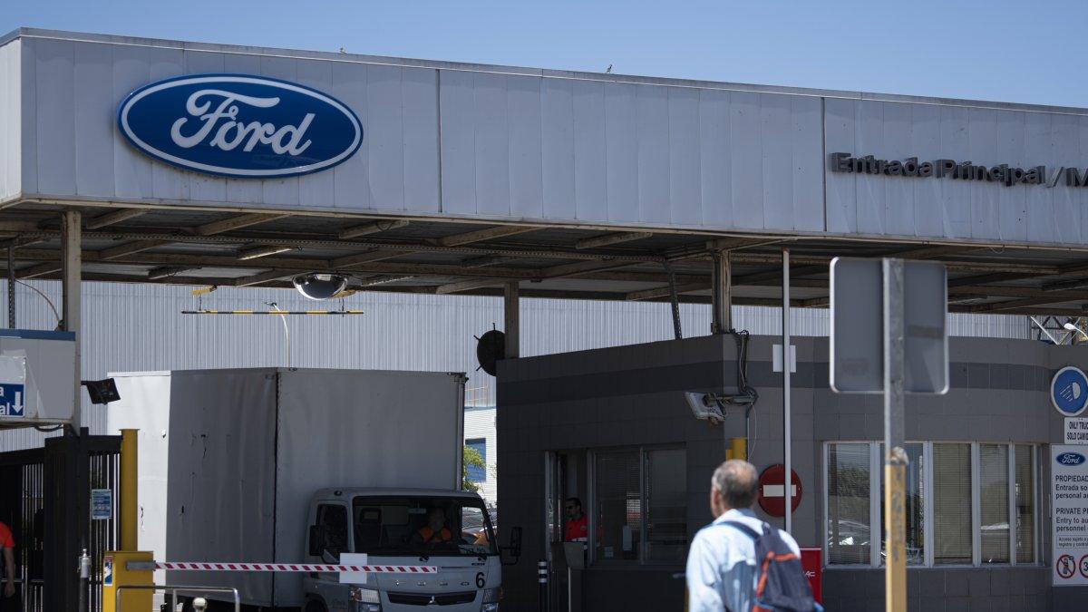 Ford suspende producción en Valencia: fechas clave y el impacto en los trabajadores de la planta de Almussafes