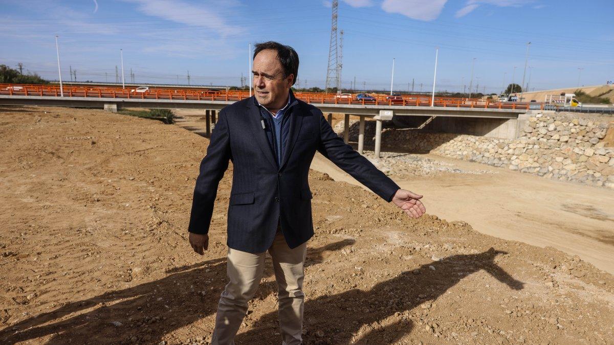 Pérez Llorca ofrece 6.000 euros por hectárea para compensar cultivos afectados por la dana